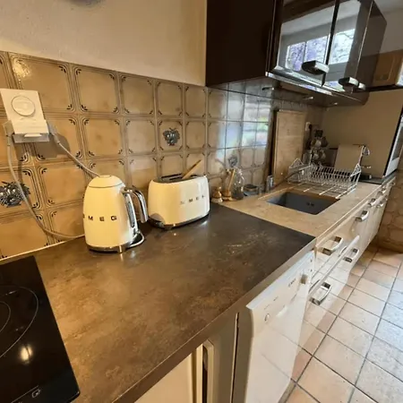Maison Familiale Avec Piscine Et Grand Jardin Holiday home *