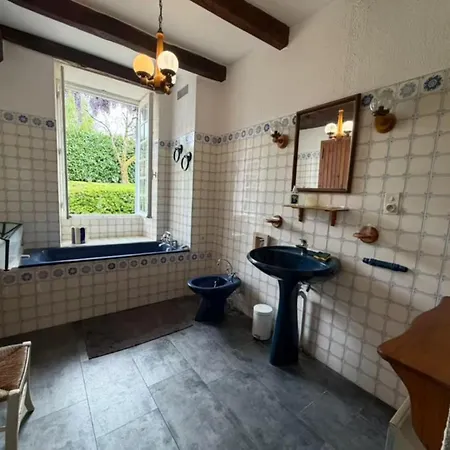 Maison Familiale Avec Piscine Et Grand Jardin * Chateaumur