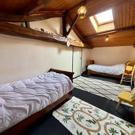 Maison Familiale Avec Piscine Et Grand Jardin Holiday home *