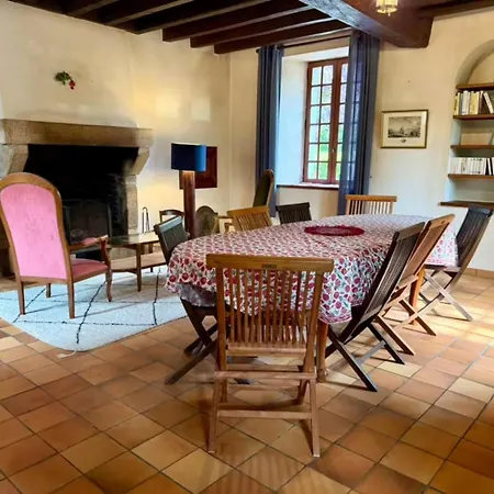 Maison Familiale Avec Piscine Et Grand Jardin Holiday home