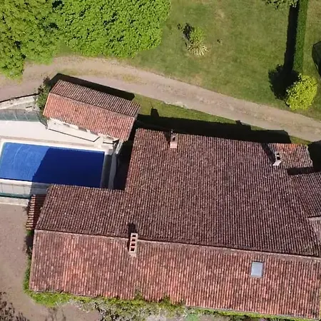Maison Familiale Avec Piscine Et Grand Jardin Chateaumur