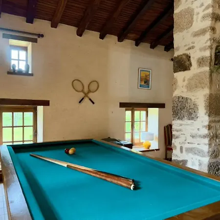 Holiday home Maison Familiale Avec Piscine Et Grand Jardin *